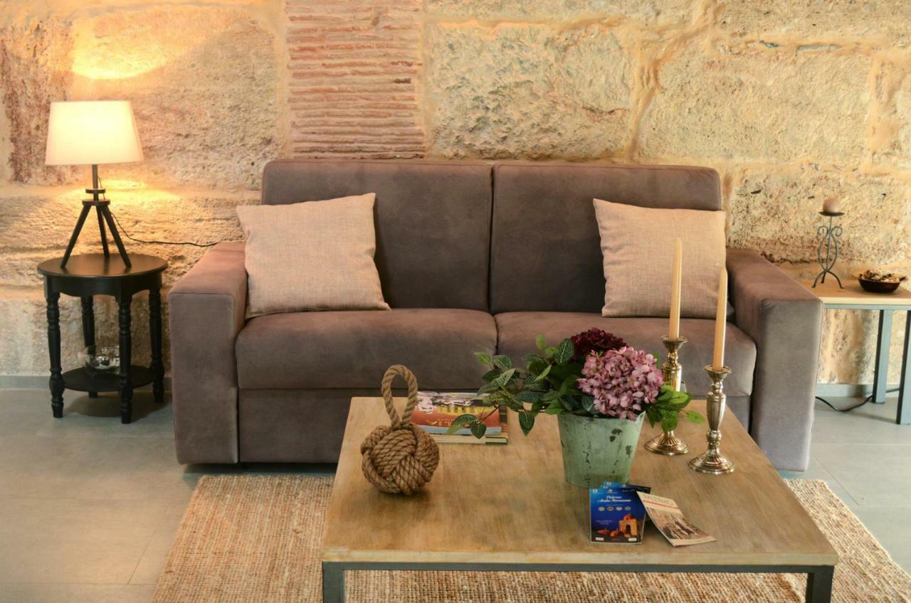 La Suite Del Principe Con Parcheggio Incluso Palermo Luaran gambar